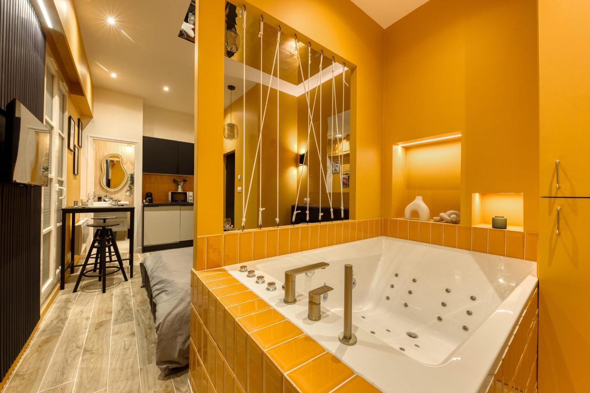 Deluxe Spa Suite Caramel Sweetness Melun Bagian luar foto